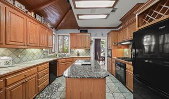 1532 Plantation Oak Dr, Baton Rouge, LA 70810