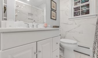 13 Pleasant Rise Cir, Brookfield, CT 06804