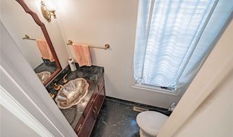 1487 Shelburne Ct, Allentown, PA 18104