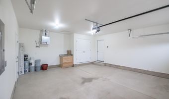 2037 Waterford St SE, Albany, OR 97322