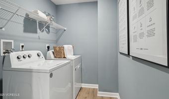 6 Dahlia Ct, Bayville, NJ 08721