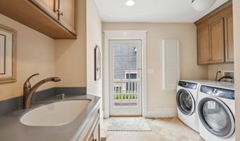 73 E 25th St, Avalon, NJ 08202