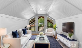 311 N School St, Cascade, ID 83611