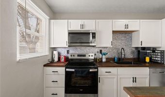 314 S 1st St, Austin, IN 47102