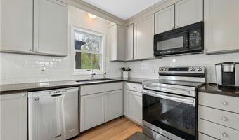 20 Oak Hill Dr, Exeter, RI 02822