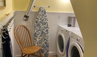 98 John St, Newport, RI 02840