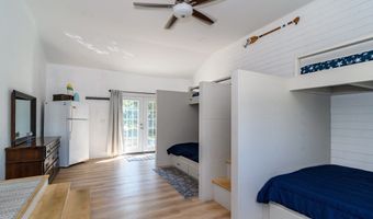 88 Rope Walk Rd, Bourne, MA 02532