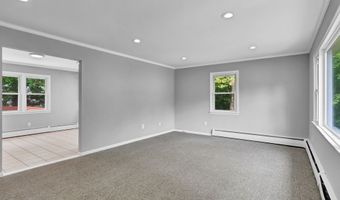 6 Marbil Rd, Danbury, CT 06811