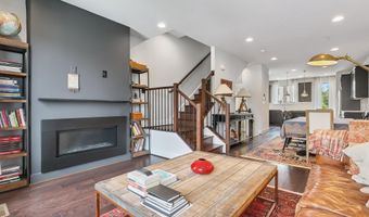 1924 CHAPMAN Ave 10, Rockville, MD 20852