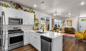 20713 SE Iron Horse Ln, Bend, OR 97702