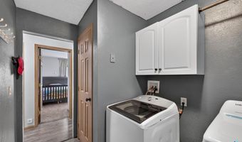 109 E Ponderosa Cir, Brandon, SD 57005