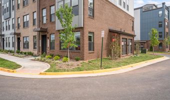 20364 NEWFOUNDLAND Sq, Ashburn, VA 20147