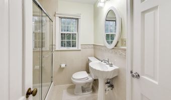 9326 W PARKHILL Dr W, Bethesda, MD 20814