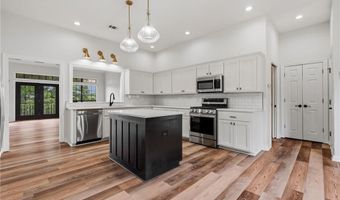 3819 TPC Dr, Alma, AR 72921