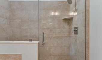 5053 DONOVAN Dr, Alexandria, VA 22304