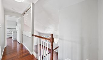 42 Mark Pl, Avenel, NJ 07001