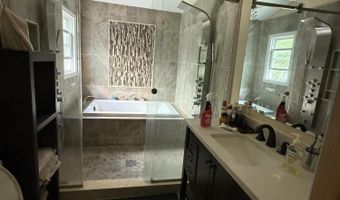 347 Trenton Ave N, Bayville, NJ 08721