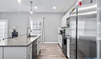 826 Barnes St, Albertville, AL 35950