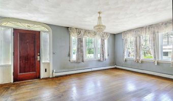 59 Colonial Ave, Cranston, RI 02910