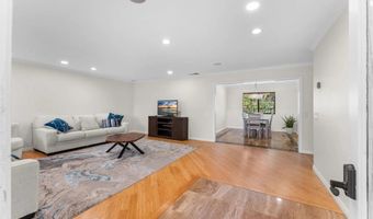 925 Moody Dr, Escondido, CA 92027