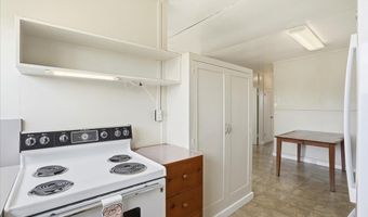 320 W Lanai St, Kahului, HI 96732