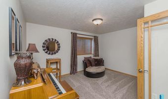 216 W Mountain Ash St, Brandon, SD 57005