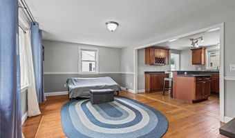 83 Bateman Ave, Cranston, RI 02920