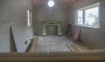 11 Durham St, Belfast, ME 04915