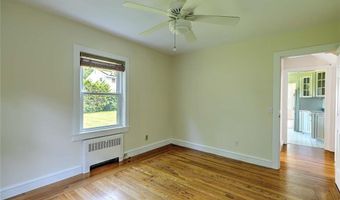 10 Roosevelt Ave, Lincoln, RI 02865