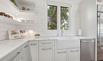 698 BEACH Ave, Atlantic Beach, FL 32233