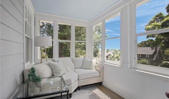56 Somerset St, East Greenwich, RI 02818