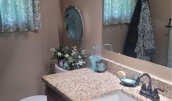 612 N 4th St, Arma, KS 66712