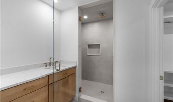 76 Warren Ave, Middletown, RI 02842