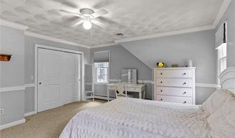 10 Lantern Brook Dr, Lincoln, RI 02865