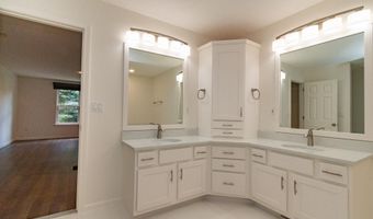 7 St Andrews Dr, Bedford, NH 03110
