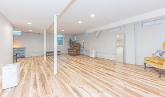 275 Highlake Ave, Ann Arbor, MI 48103