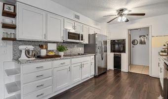 6207 Creek Crossing Rd, Alvarado, TX 76009