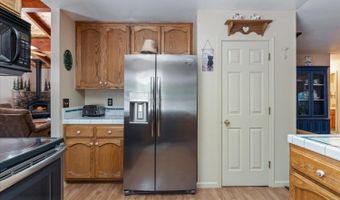 677 Saint Andrews Dr, Arnold, CA 95223
