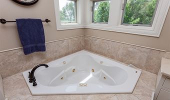 726 Stonegate Ct SW, Altoona, IA 50009