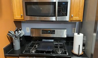 1000 N RANDOLPH St 104, Arlington, VA 22201