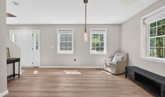 47 Chestnut Dr, Allenstown, NH 03275