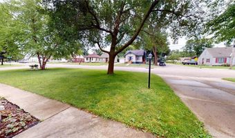 1402 W Clark St, Albert Lea, MN 56007