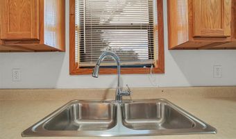 1109 Chestnut St, Altus, OK 73521