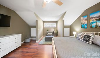 7 Apple Ln, Asheville, NC 28804