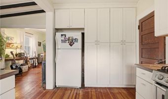 51 Warner St, Newport, RI 02840