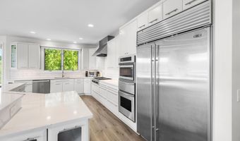 5636 Meadow Ln, Ann Arbor, MI 48105