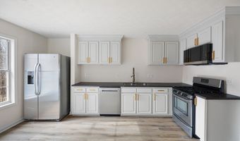 1029 Regency Dr, Acworth, GA 30102