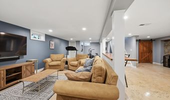 3 S Meadow Dr, Danbury, CT 06811