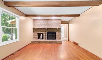 925 Sandin Rd, Akron, OH 44333
