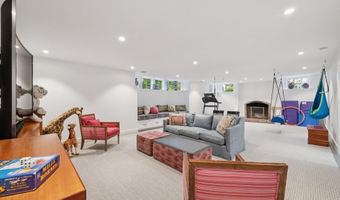 1121 BAY St, Alameda, CA 94501